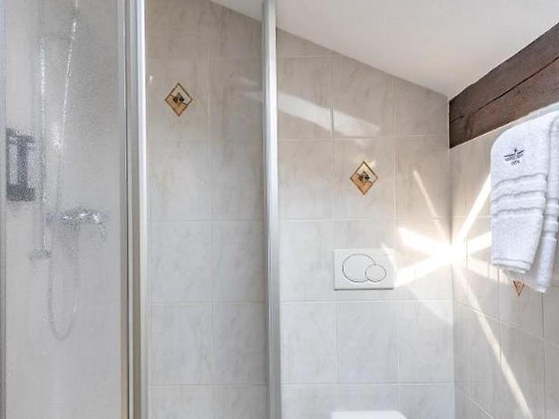 DB35501C0D461A7AC8D69E6370F6DF08