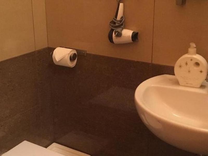 48C4D648AC490CFCFE217D0D5DAFBAFB