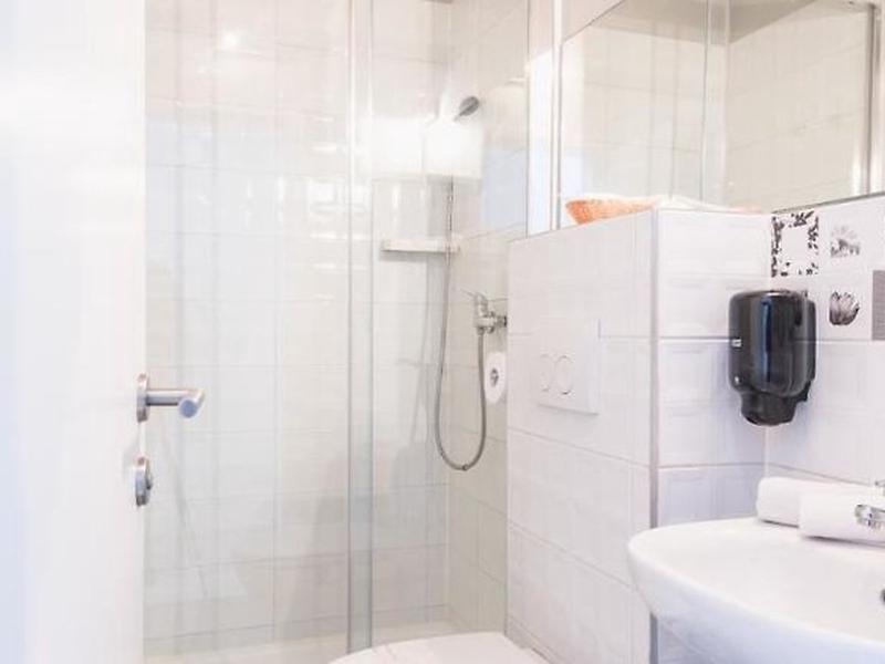 F37231A73D19F72B2F4C1A166AD2AF92