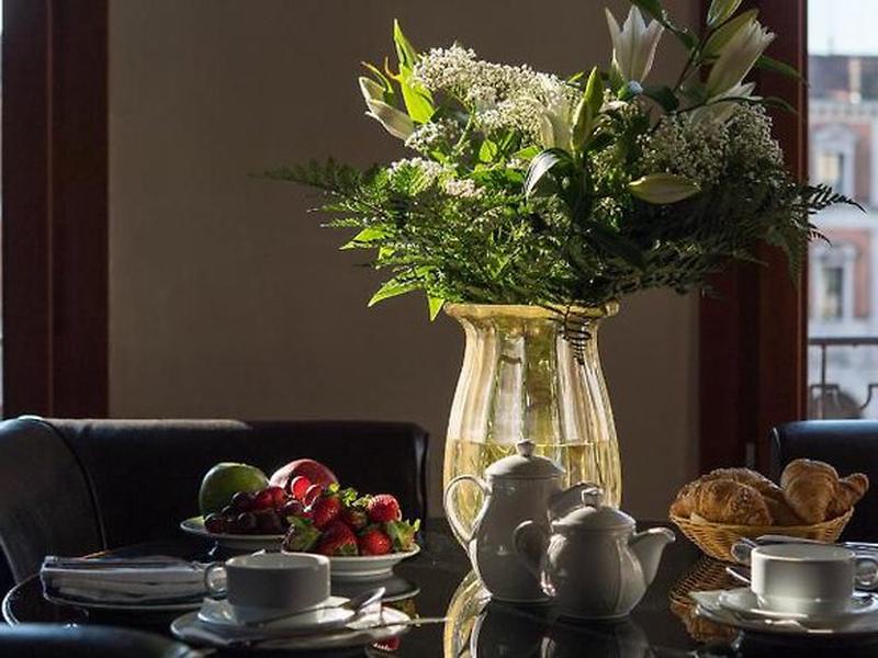 DC2AEE66D27A0C5BDA6BAD585E144F4E