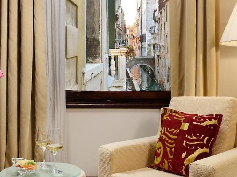 2E2473E5E38B5BB795C02911D64FB36A