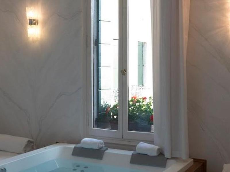 D198637450B2A5DEFE9C68C5D099C449