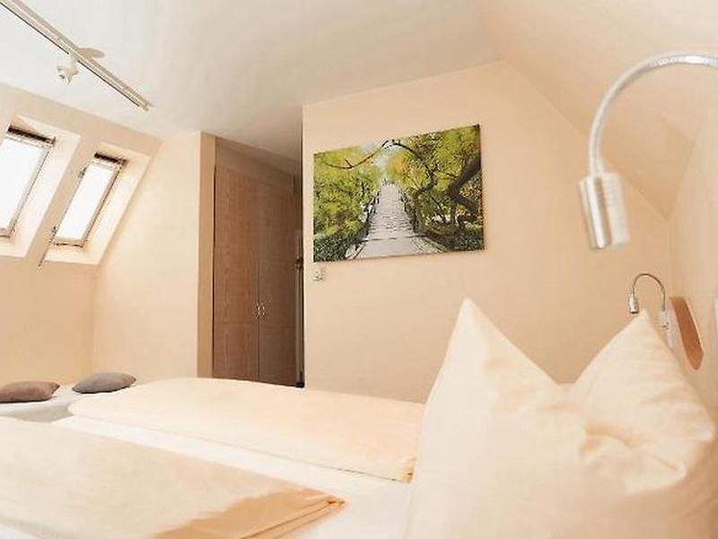 85CB04D8FDCF2D0DCC5A8F955D98F9AB