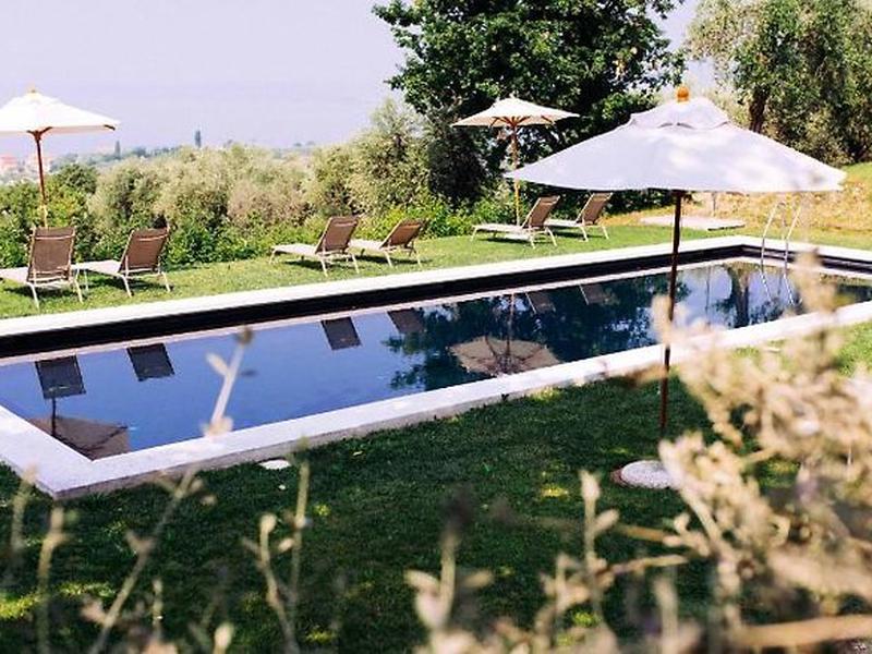 33F1773C7DB49E42F3DDCCE8011A8946