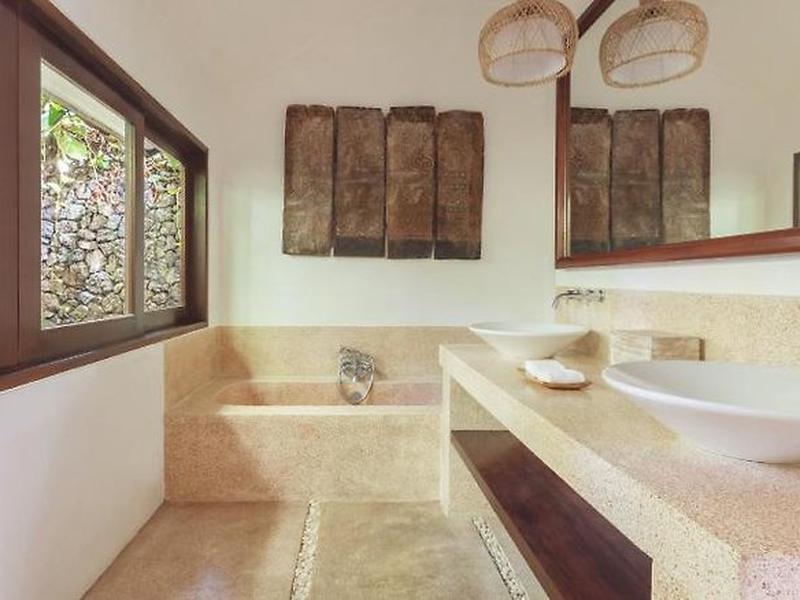 CEEC42CDACCFD3DB7D3A636AFBB5C2EB