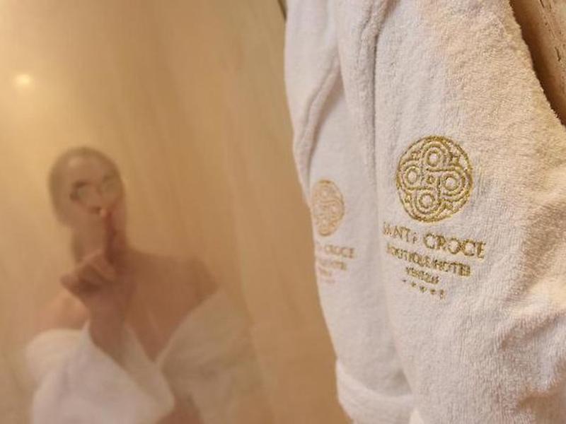 33FCC12E1D4A3BAE7DA22897C5FC1C9A