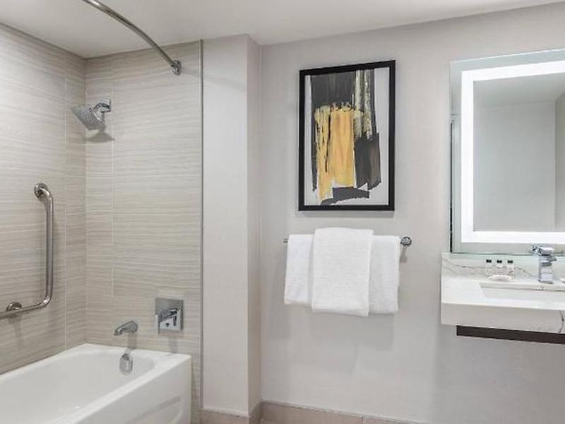 2CE6CB653FD03FD5228ED444E402B5BA