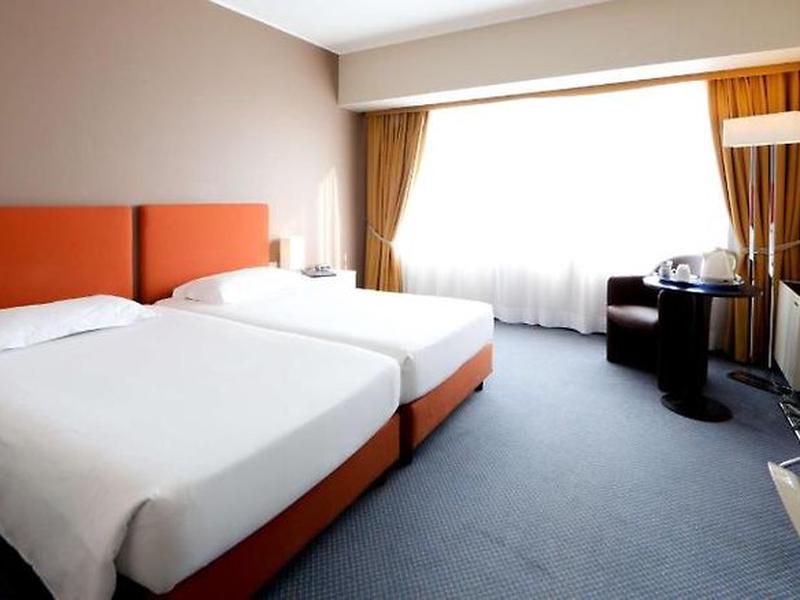 9695C3C322FB94D7BF847B87CE9CAB73