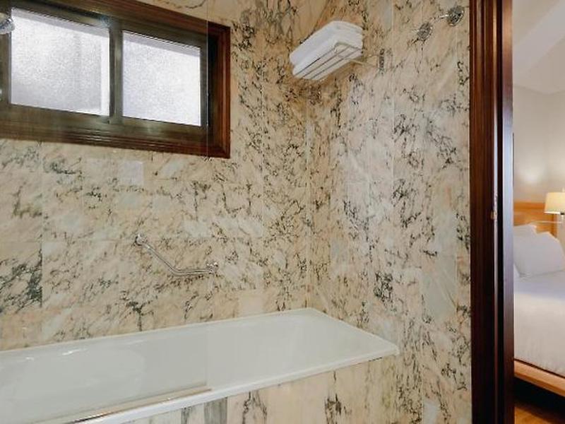 E32966D06EE82FD805E4F7988F83989F