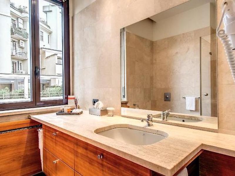 0004907D78E49082C01602882527B624