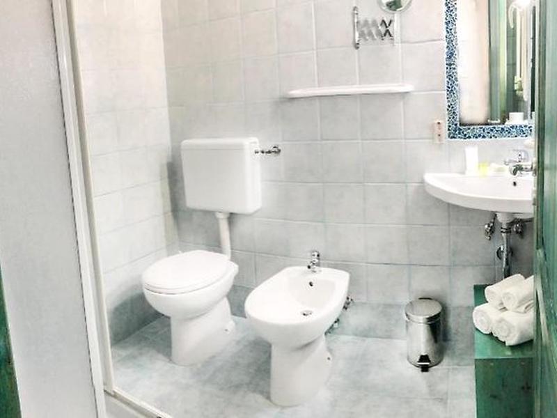 ADBECC6757AEF2B32F6BF6C33018DF12