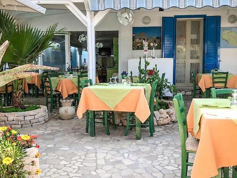 CEF9E829B6719543D4E1BAA7315ED376