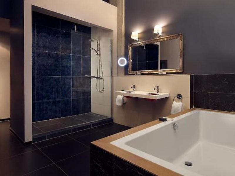 ACC1C4B8BF56B3E7454571C7AFC757C4