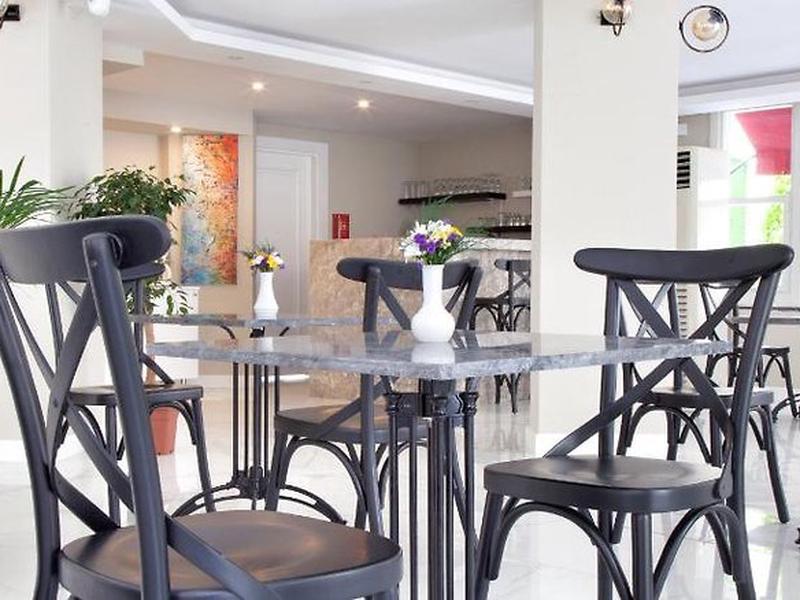 75F8D2AC66860F7A3882AE9FFAAFACA6