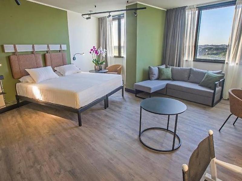 54F693E9BBF688B1ACA892AEEF5C6E10