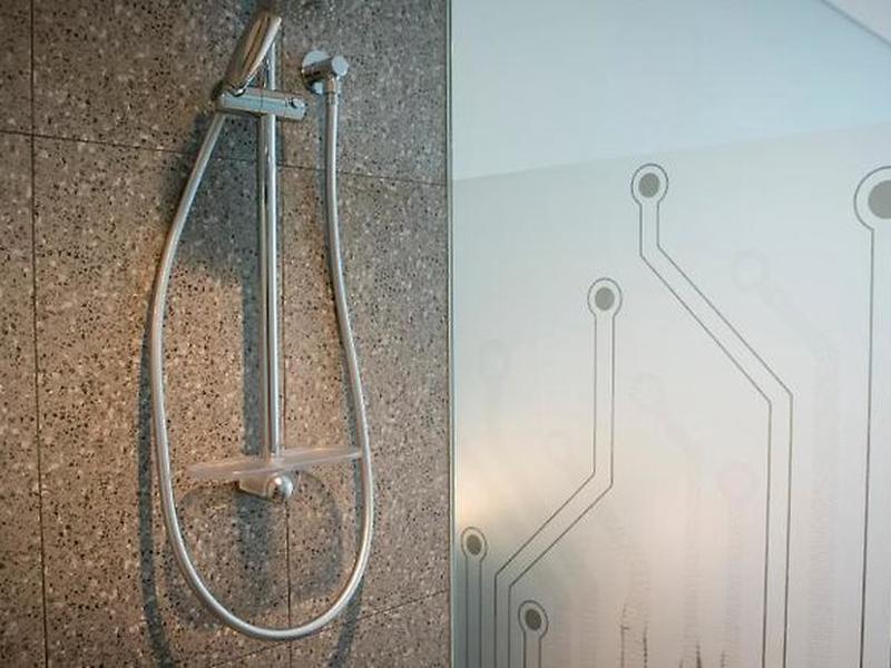 3CD160CB9E38C66A56F39BD0CB7A829C