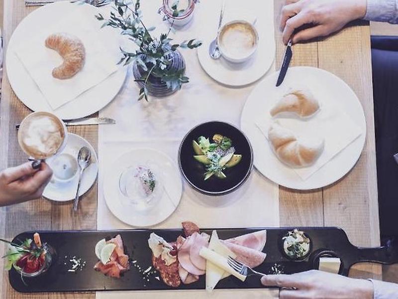 D37703DAFD0D0496B1FB4B0AA544372B