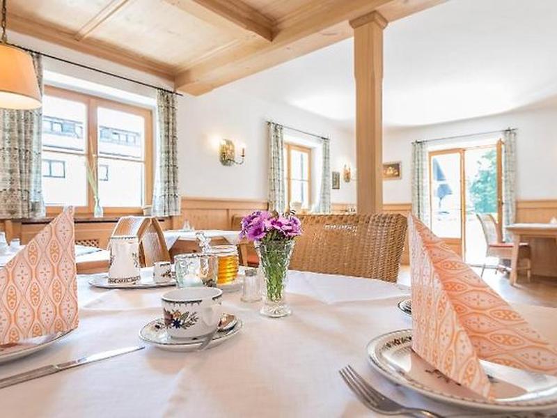 0044046ACEDF43558EF9E00022DB44F9