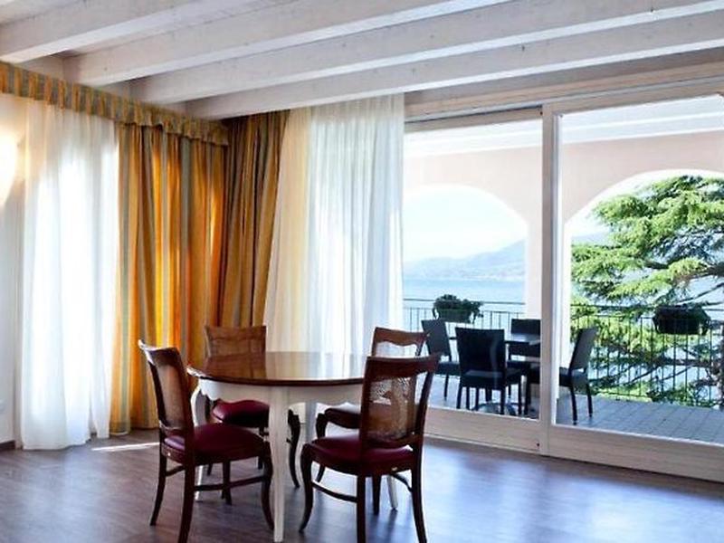 D127A12454FD9BCB1E426C6C79E7A113