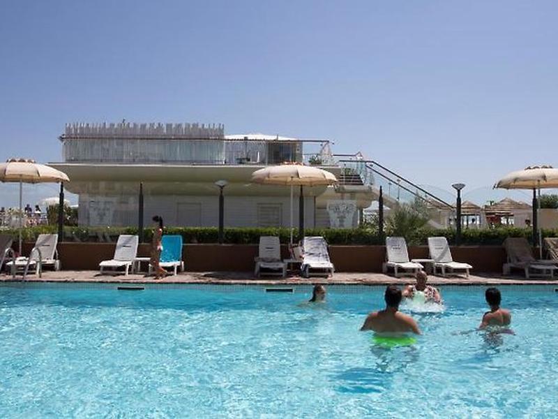 B8B5B5E23F77E3F416BC52FFC2D1D69F