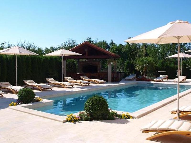 10D2213AC074852042D87D65E69CCC18