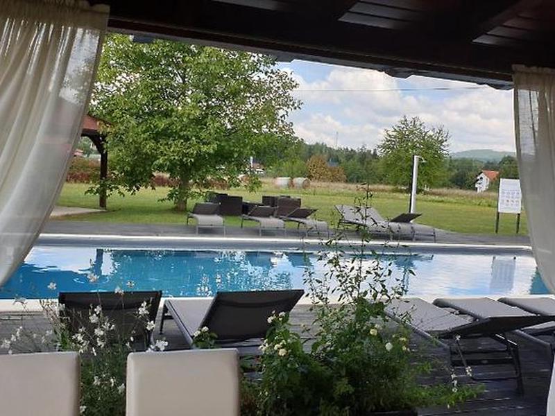 DB1EA0DD52D12E224A97D5B369245F1A