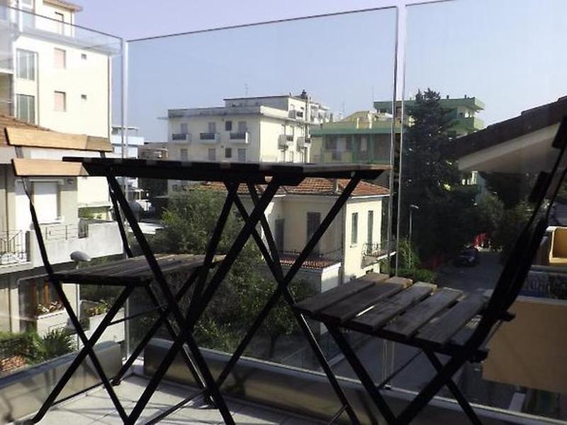 D2F337884836D564DA94C676F8247EFC