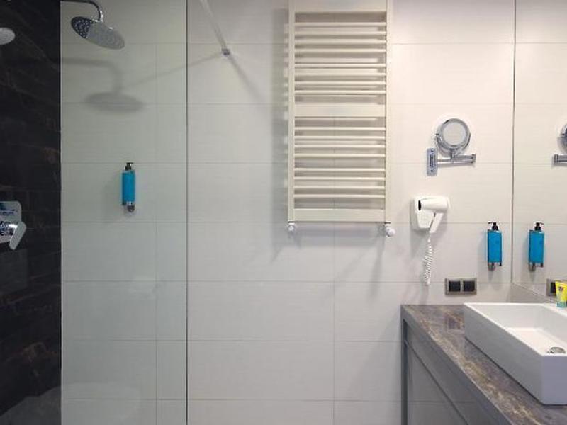 17A7A38A17FA64AF2DC39A303F4E3606