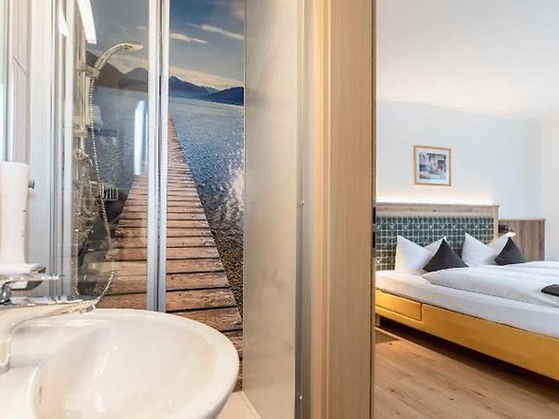 844002F4EDD7006339FFE5F75467F75E