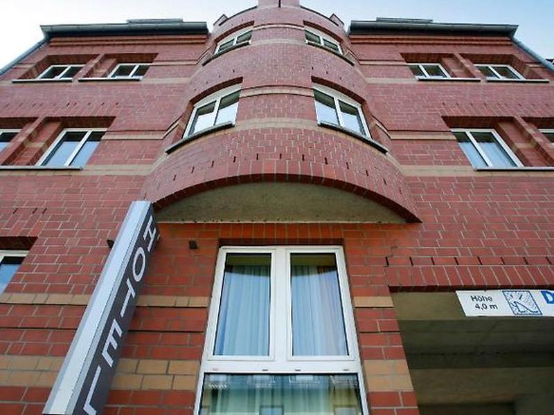 B96F16880C6DADB95C9A2B040B7EA7F6