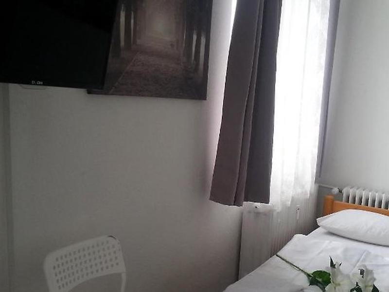 2A7F44AA698C6CD92BFC60630F9B9364