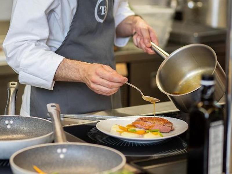 425F619E69C76F73DB0AD4D9322F3E77