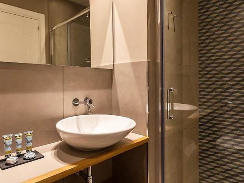 60A985D31CE75948094E0D2459BA3DCB