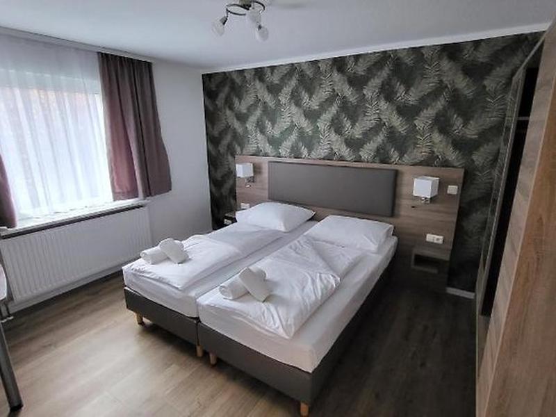 C976F855ECF982A9ADB61742D170DE25