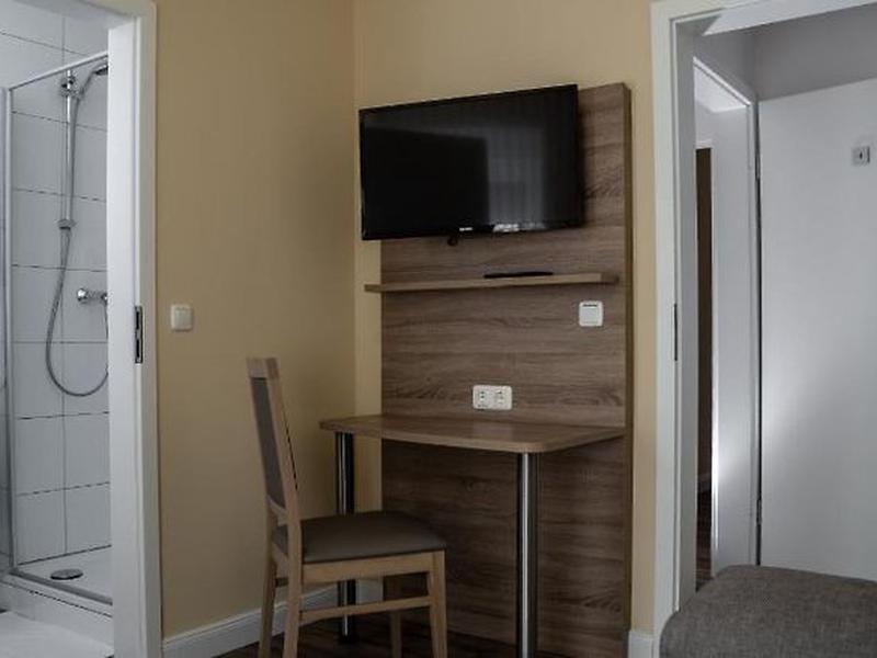 98C2DA0BC0ADE2E38C7418FCD4FF90BA