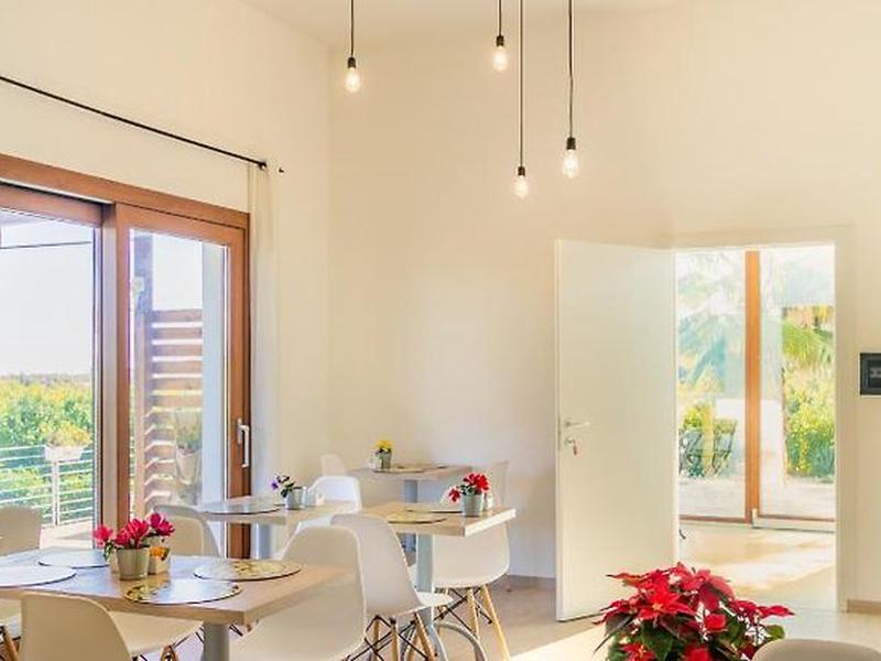 81BCA1F13D2ED556551104F266B7BF03