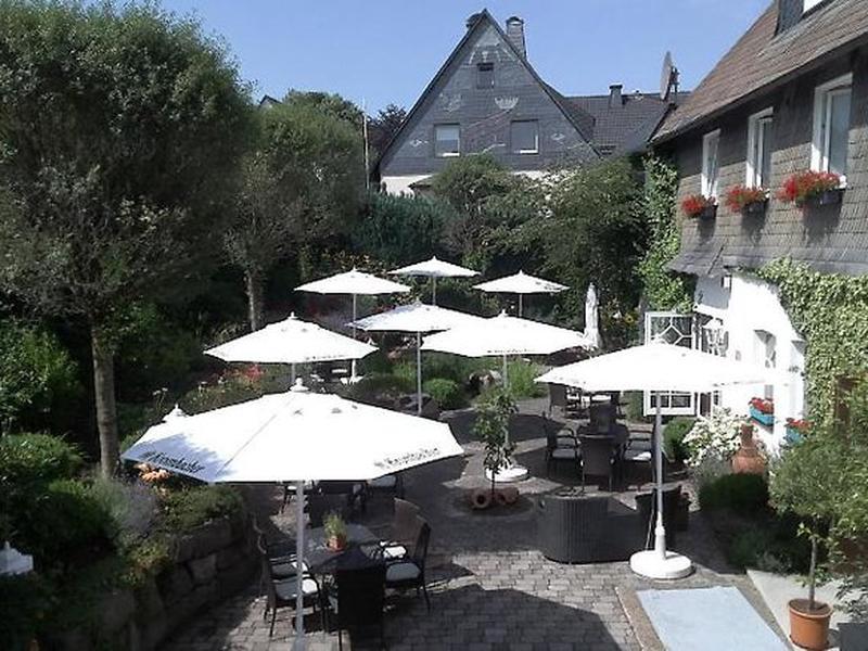 842CBBE42C2E98D0D16F0382795E823E