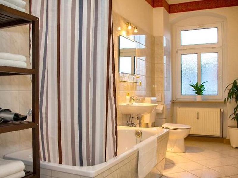 5B8B4ED9B789A341E78DF9A6E2F48E5C