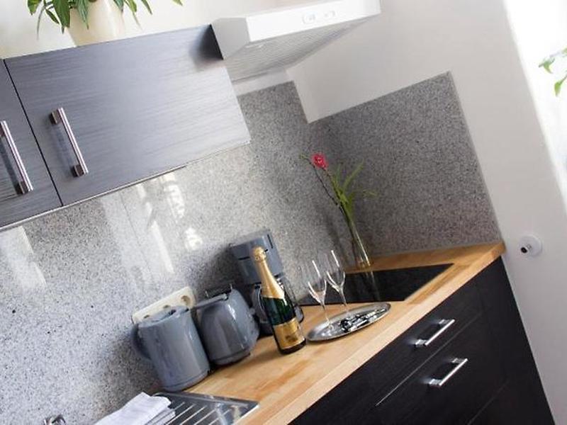 D182EE584BEC3EDB41258DA6DAA1F98C