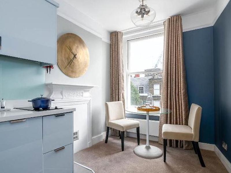 A8BB4C127027F9E5F9EEEE855D0A8B24