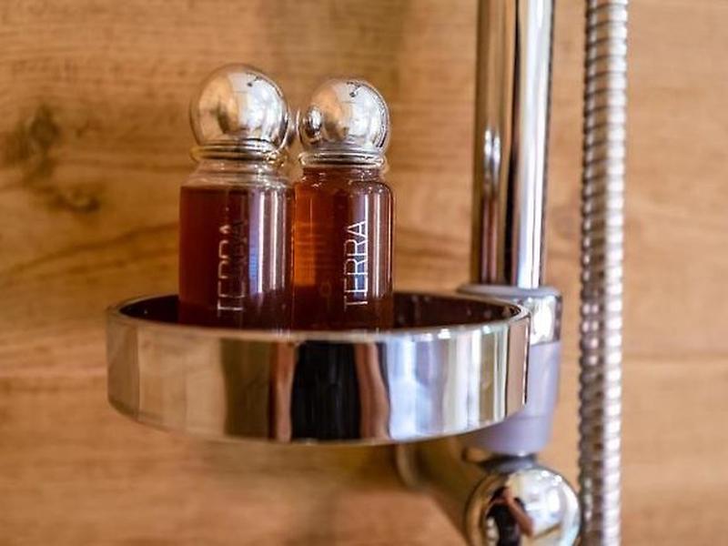 EE99B21CB8A2A956E56F04F2A084488E