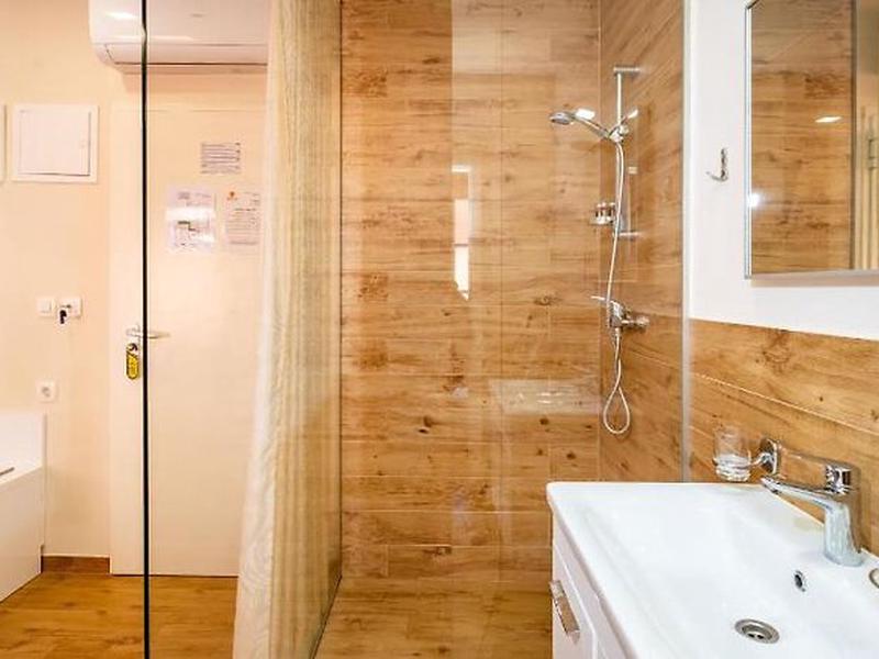 8FE59BC9CD6AD816B85BA4F4F9454FBA