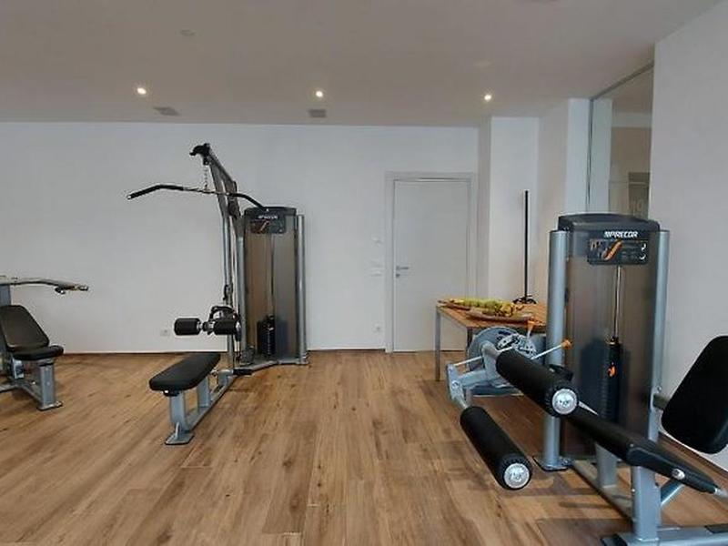 6A3AA6DCF448AEE9FD22844B673F08FB