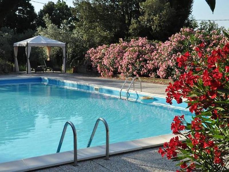 5C15FACDDE70F63B081D03A7AD7D0F51