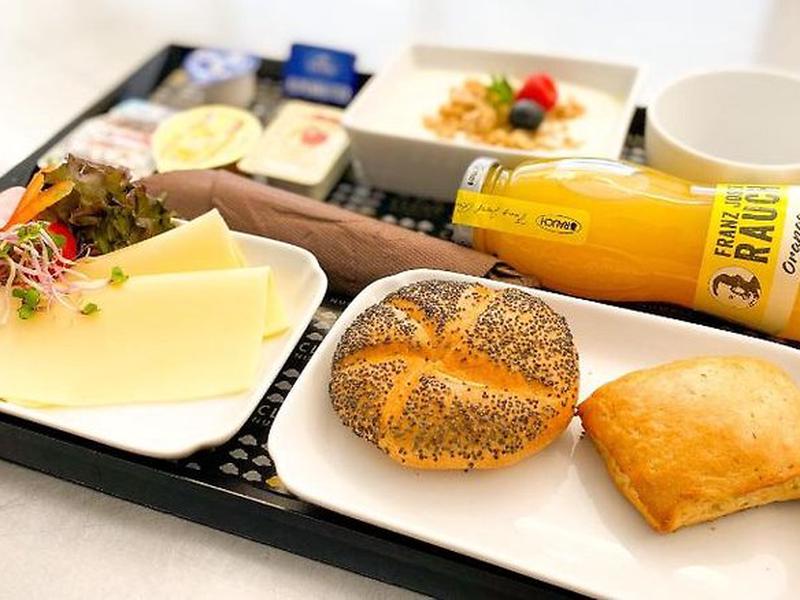 242CAC2FE0E8F8F33DAB83B6B1B9A6C4