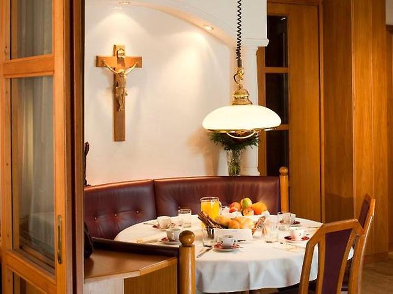 8CFDE38258BAC85790DA1C2FB1E33C8D