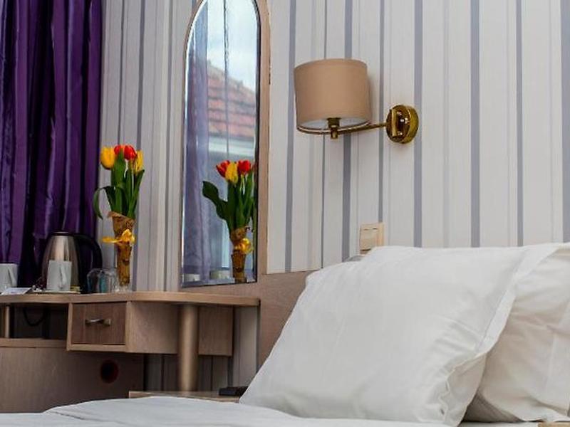 C9BAE3F7FB96F8DA585BA4F8DA8153FD