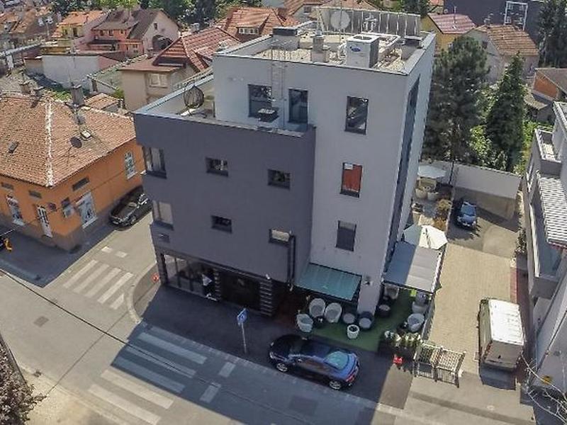 58E9207A2DD79ED71230BED5BE64A2B1