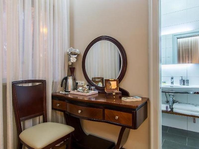 85E6CD279DB67B3E6E3B4F46DB6FDF92