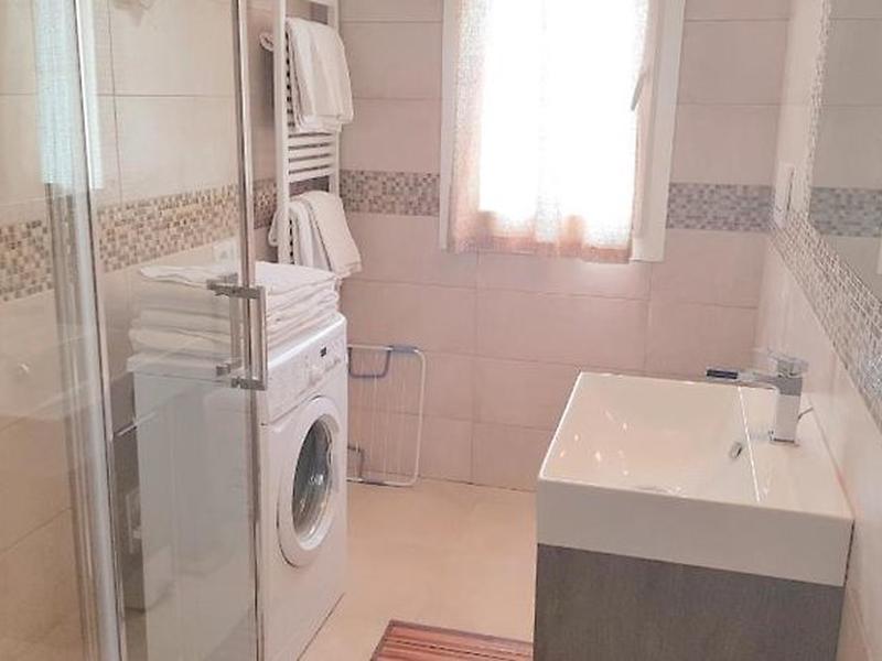 E595D2774B3D3BBD582C0AE06B0D8B3D